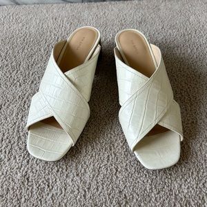 Cream Via Spiga slides, excellent condition